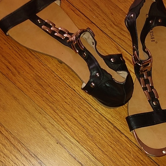 Sandals - Picture 3 of 4